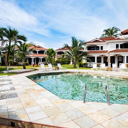 Готель Isla Bonita Yacht Club Сан-Педро Екстер'єр фото